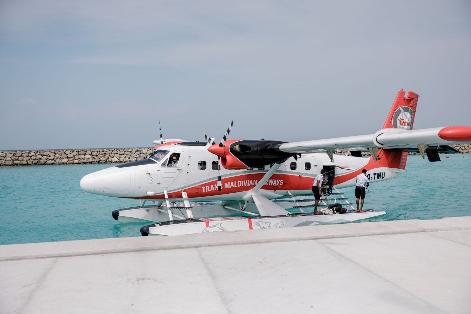 twin otter aircraft landing on ice in the Arctic