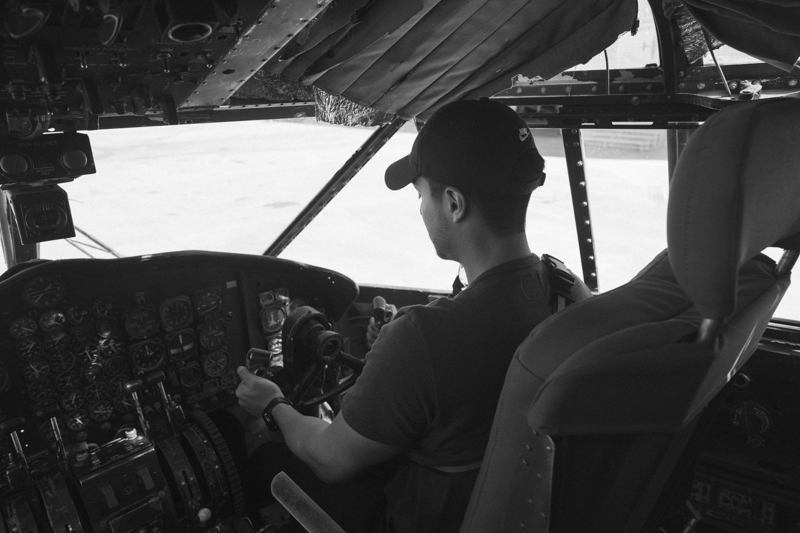 twin engine aircraft performance and reliability comparison