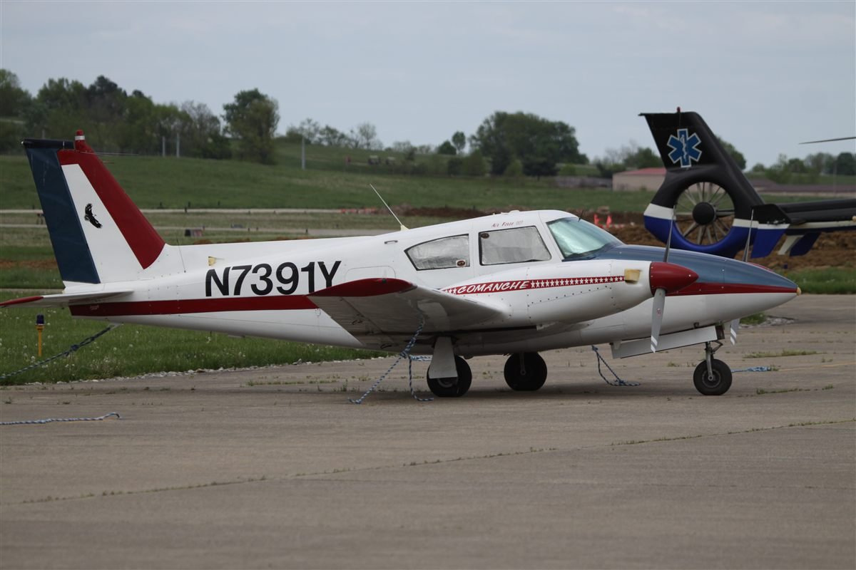 Piper PA-30 Twin Comanche, the type flown on the first multiengine lesson in the story